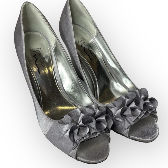 Touch Of Nina Silver Pewter PERTIE Peep-Toe Heels Pumps 8M - Picture 6 of 6